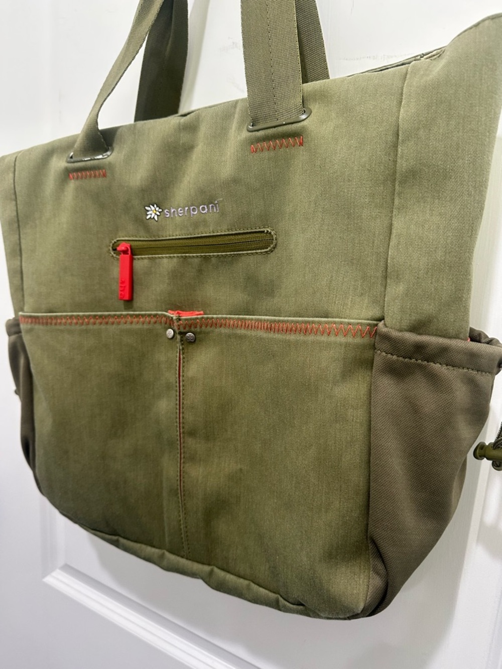 Sherpani Olive Green Tote with Red Accents - Picture 5 of 10